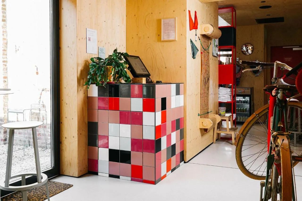 The Green Elephant Hostel & Spa 마스트리흐트
