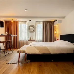 madrid-suites.eindhoven-hotels.net/